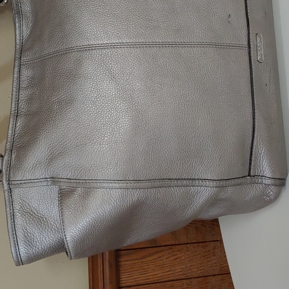 Coach New York Metallic Leather Large Shoulder Bag - Picture 3 of 17